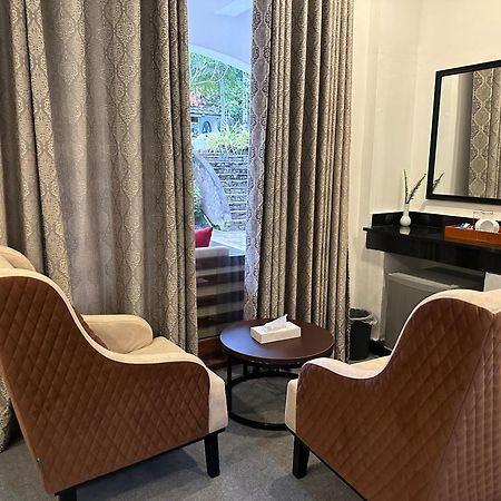 Elegant Hotel Κάντι Εξωτερικό φωτογραφία