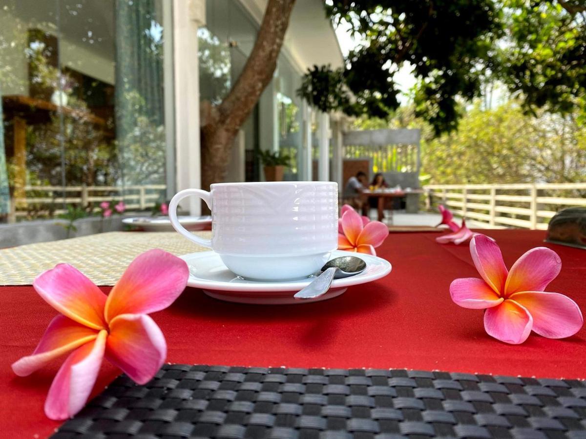 Elegant Hotel Κάντι Εξωτερικό φωτογραφία