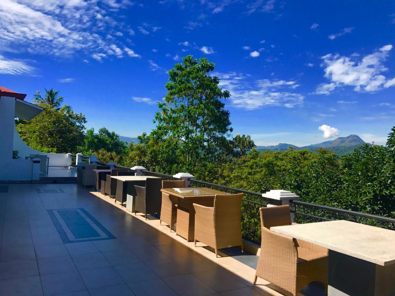 Elegant Hotel Κάντι Εξωτερικό φωτογραφία